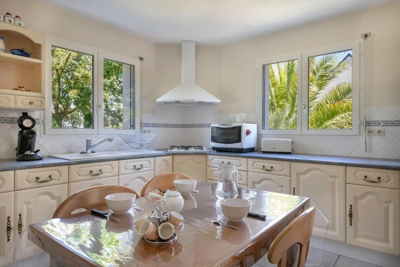Holiday home Vacances Detente Dans Cette Maison Avec Piscine A Crac'H Crach France
