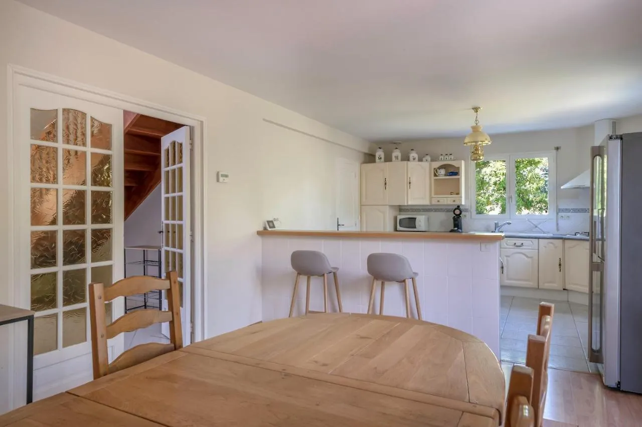 Holiday home Vacances Detente Dans Cette Maison Avec Piscine A Crac'H Crach