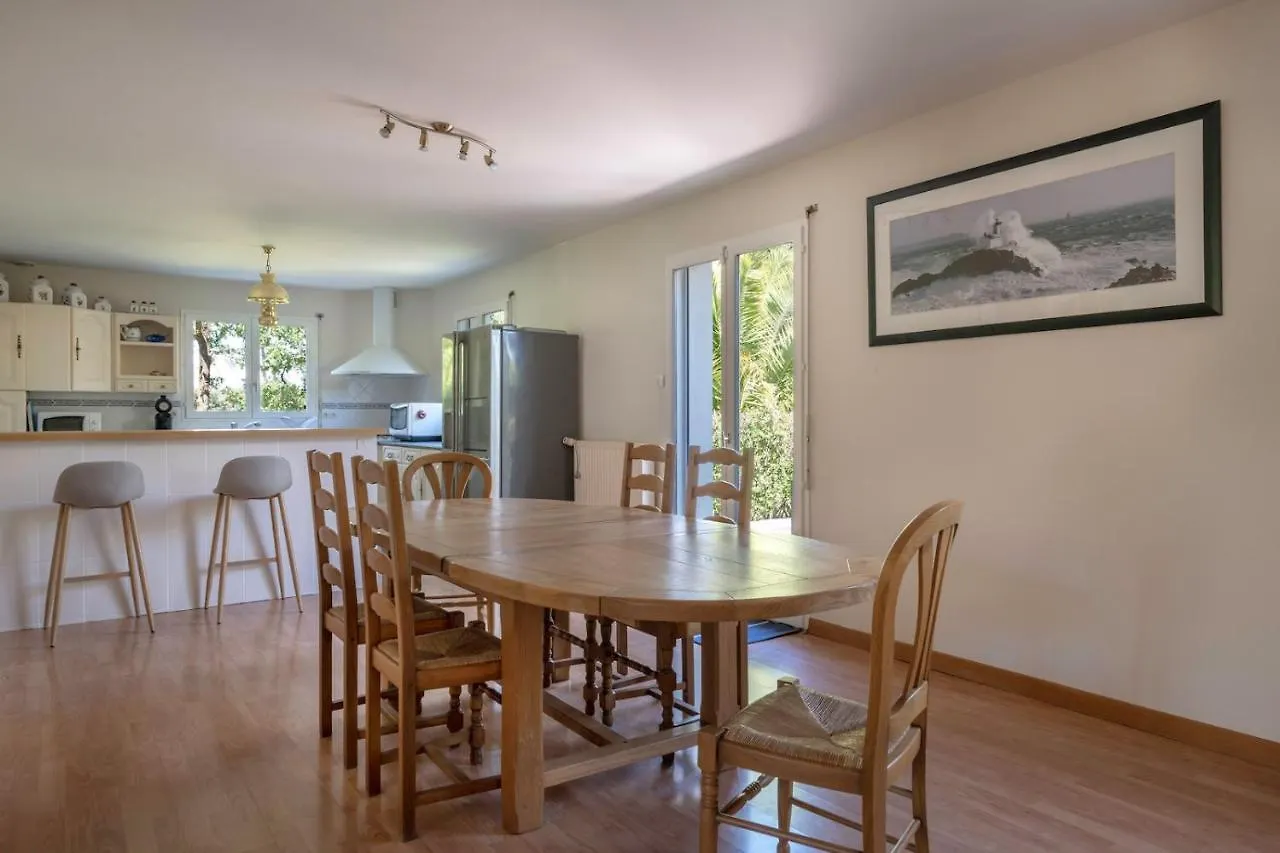 Holiday home Vacances Detente Dans Cette Maison Avec Piscine A Crac'H Crach France